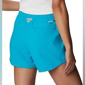 Columbia Women's Ocean Teal  Shorts, Size Large (34)